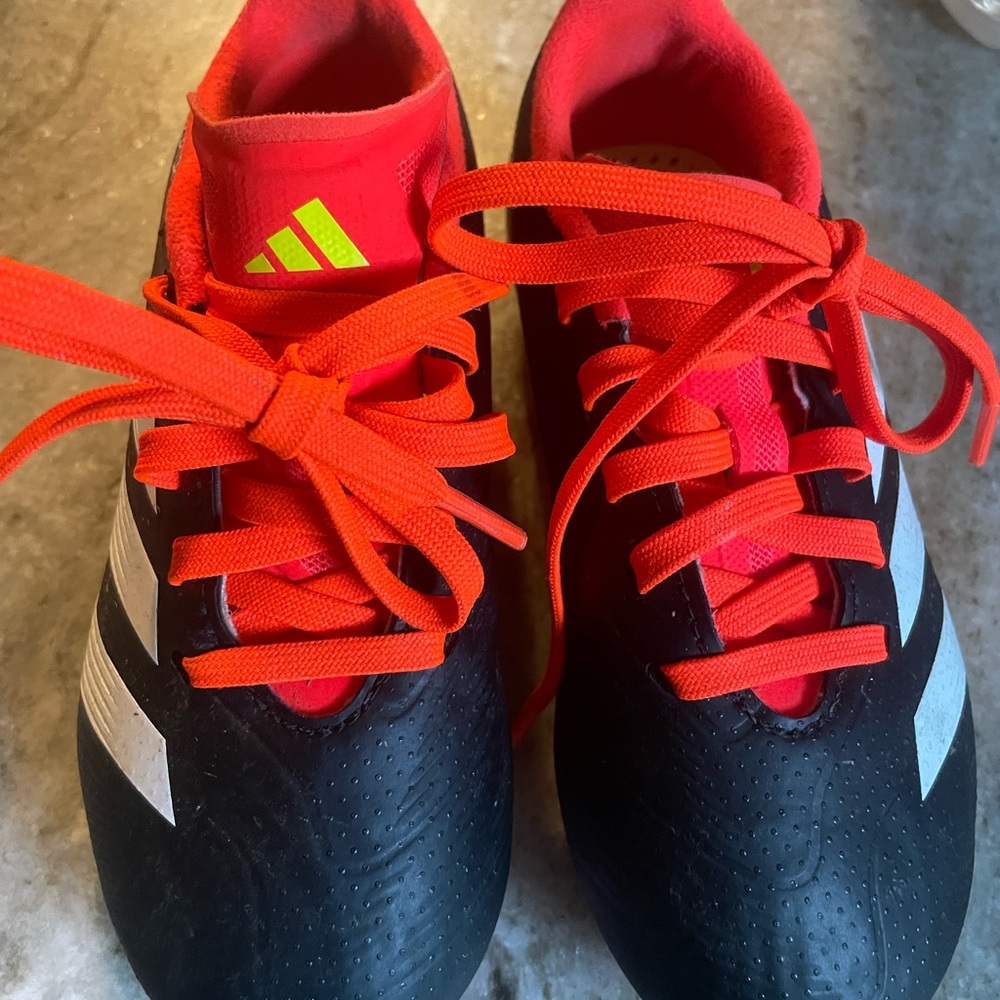 Adidas Kids Predator soccer cleats